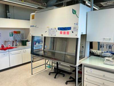Overview picture of ENVAIR eco safe Comfort biological safety cabinet